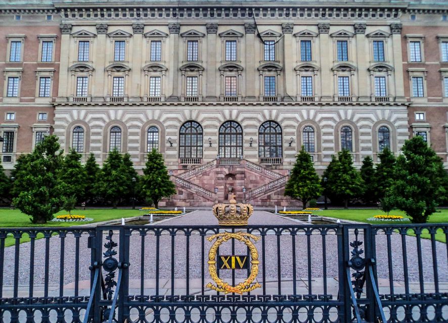 Stockholm Royal Palace Museums Gamla Stan Skip-the-line Tour - What the tour includes, and what it does not