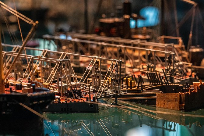 Stockholm's Old Town & Vasa Museum Private Walking Tour - Storkyrkan and the St. George legend