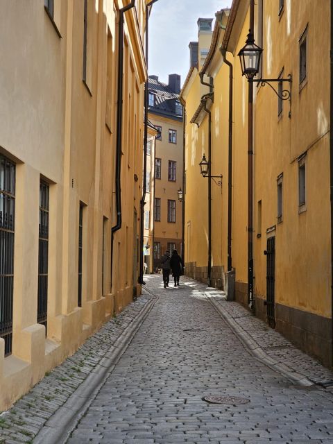 Stockholm: Secrets of Gamla Stan Guided Tour w/ Fika Option - What the two-hour format gives you
