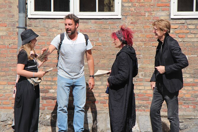 Stockholm Self-Guided Murder Mystery Tour by the Royal Palace - Why a murder mystery works well in Gamla Stan