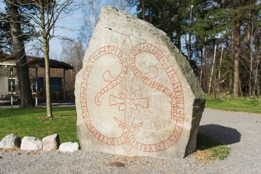 Stockholm: Sigtuna and Uppsala Viking History Day Tour - Arkils Tingstad and the business of Viking law