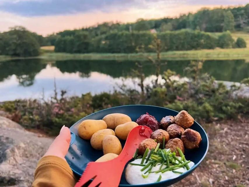 Stockholm: Sunset Hike in Tyresta National Park with Meal - Who will enjoy this evening hike most