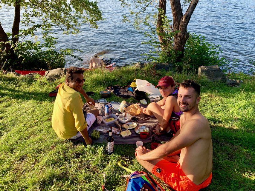Stockholm: Sunset Kayak Tour in the City + Swedish Fika - Swedish fika beside the water