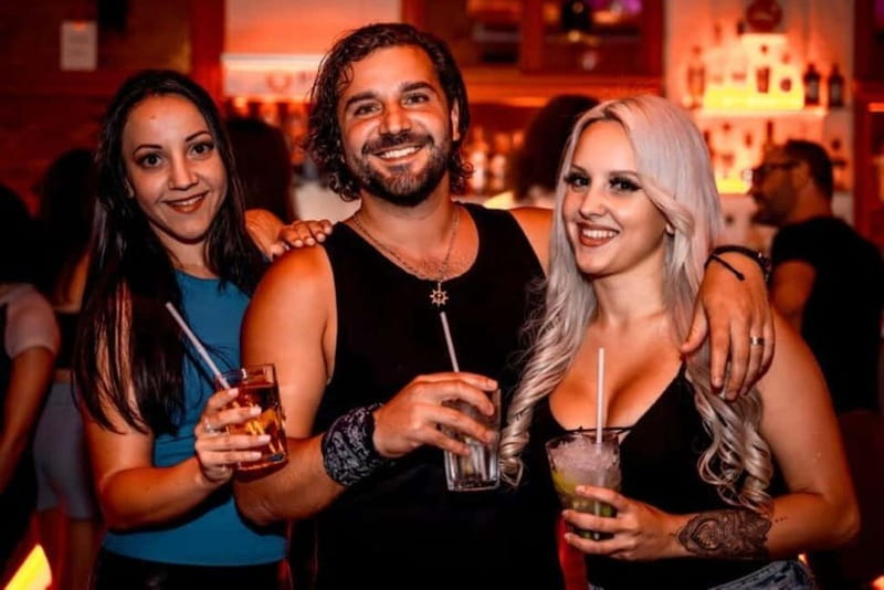 Stockholm: The Original Pub Crawl - A social way to meet Stockholm after dark