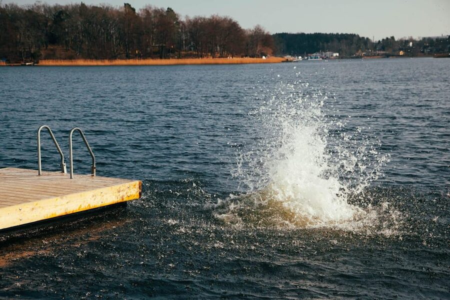 Stockholm: Traditional Sauna & Polar Plunge in Baltic Sea - What the setting adds to the experience