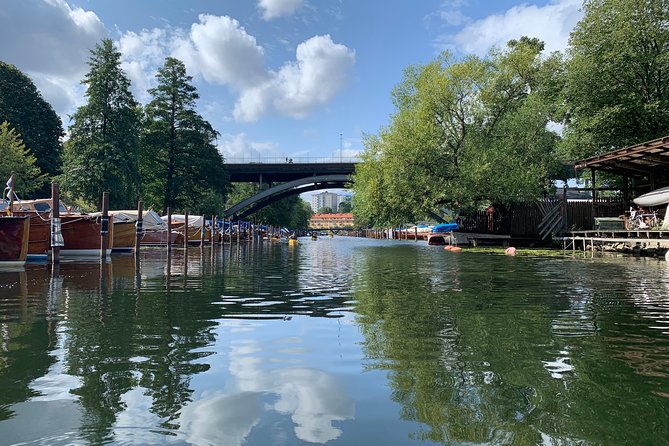 Sunset Kayak Tour in Central Stockholm and Swedish Fika - The fika stop beside the water