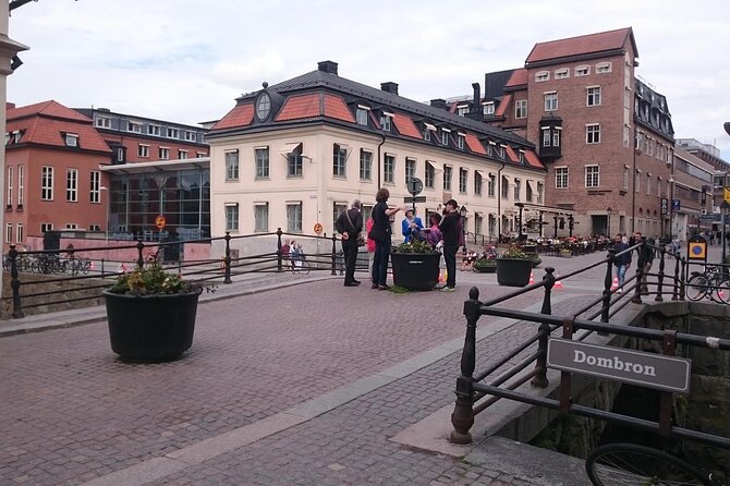 Uppsala's biggest attractions - 1h city walk in Uppsala city. - University House and rune stones