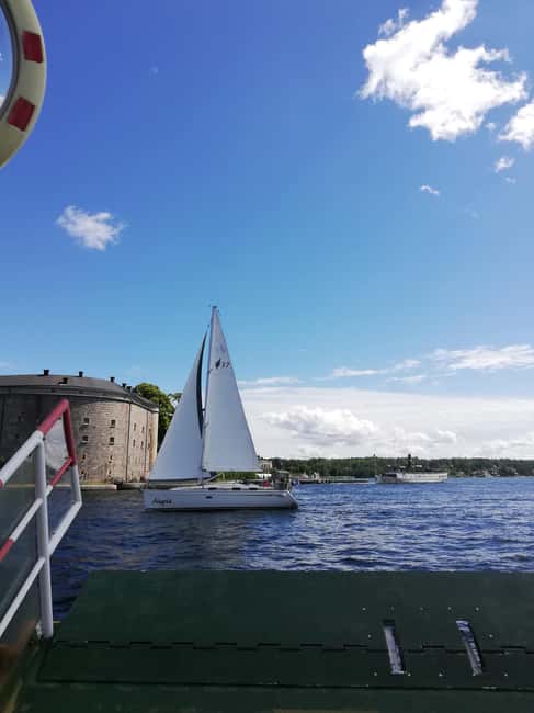 Vaxholm & Stockholm Archipelago: Guided Excursion, Day Trip - Guides, group size, and pace