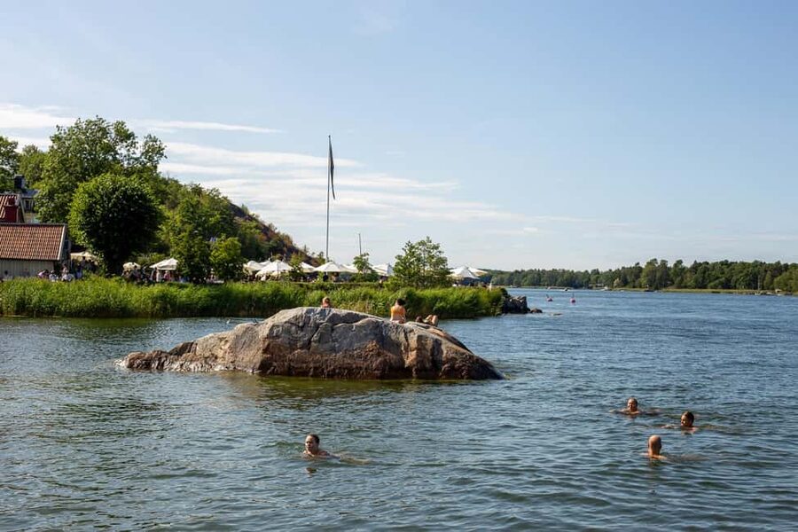 Vaxholm & Stockholm Archipelago: Guided Excursion, Day Trip - Walking the artillery tracks toward the beach