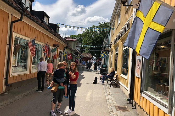 Viking History, Runes & Countryside 9h Tour to Sigtuna & Uppsala - Gamla Uppsala and the great burial mounds