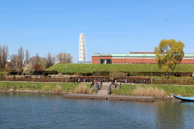 Walk Malmö with an audio guide - Kungsparken and Malmöhus Castle