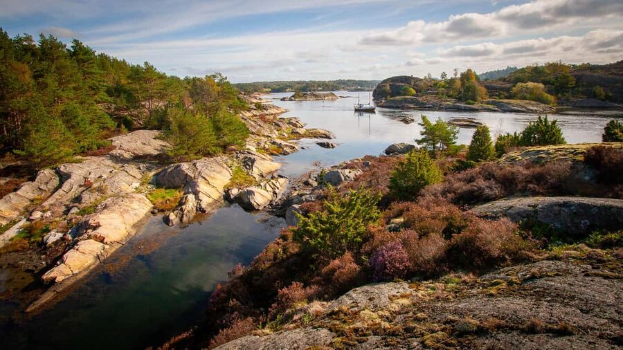 West Sweden: Sea Kayak Delight in Nature Reserves - Guides, group size, and the beginner experience