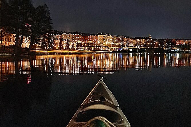 Winter Kayak Tour in Stockholm City (Dry Suit Kayaking) - What the dry suit does, and what it does not do