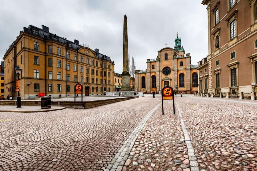World War II Stockholm Old Town Walking Tour and Army Museum - Choosing between two hours and three