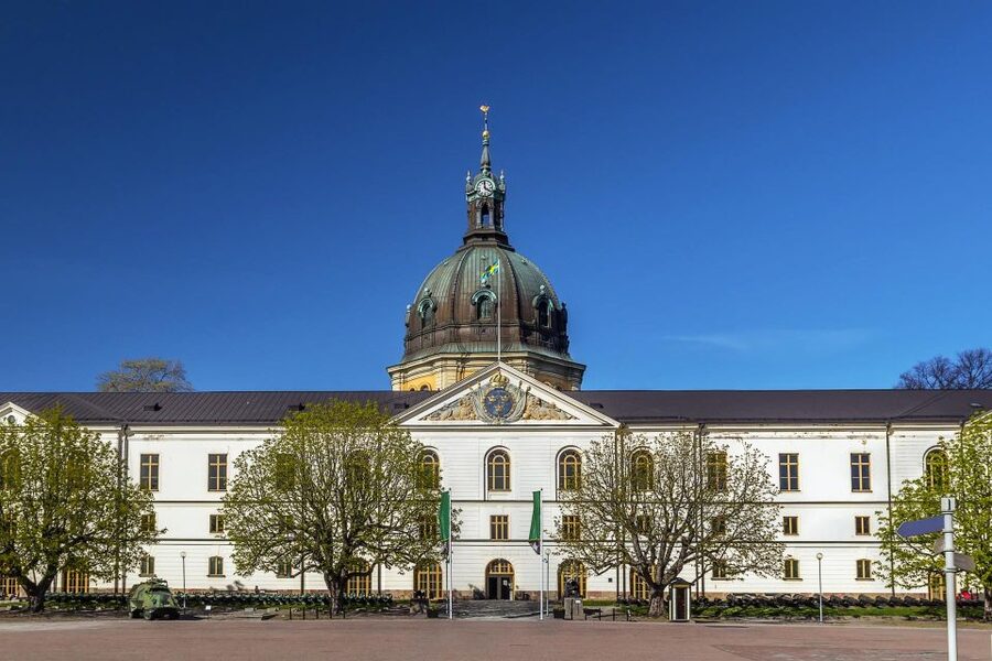 World War II Stockholm Old Town Walking Tour and Army Museum - What makes the private guide worthwhile
