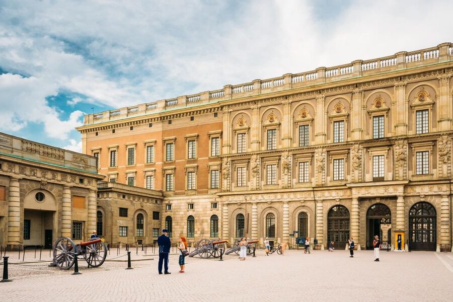 World War II Stockholm Old Town Walking Tour and Army Museum - Practical advice before you book